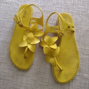 MELISSA Jelly Solar Hawaii Yellow Floral Toe Post Sandals size 6